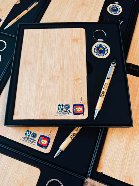 BAMBOO NOTEBOOK WITH KEYCHAIN AND PEN